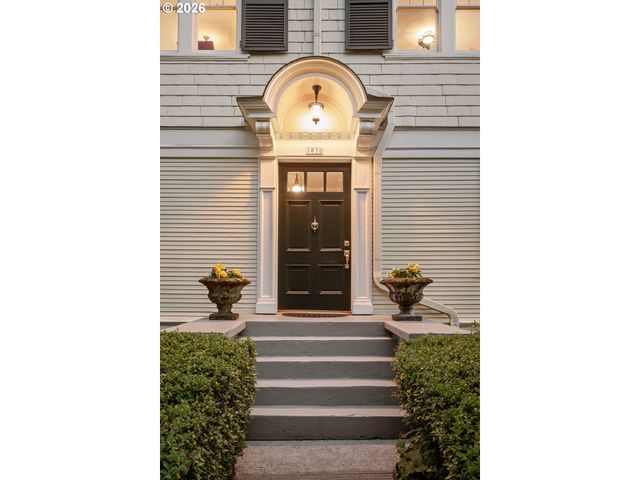 1838 Se HARRISON St, Portland, OR 97214
