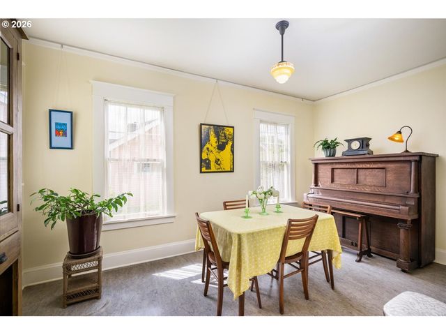 1838 Se HARRISON St, Portland, OR 97214