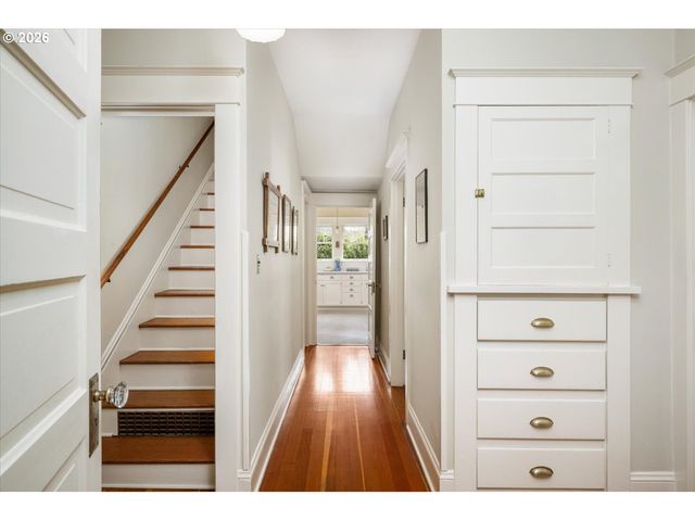 1838 Se HARRISON St, Portland, OR 97214