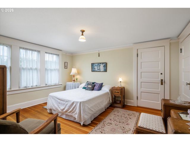 1838 Se HARRISON St, Portland, OR 97214