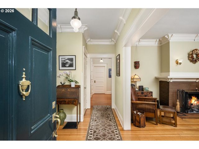 1838 Se HARRISON St, Portland, OR 97214