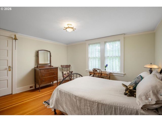 1838 Se HARRISON St, Portland, OR 97214