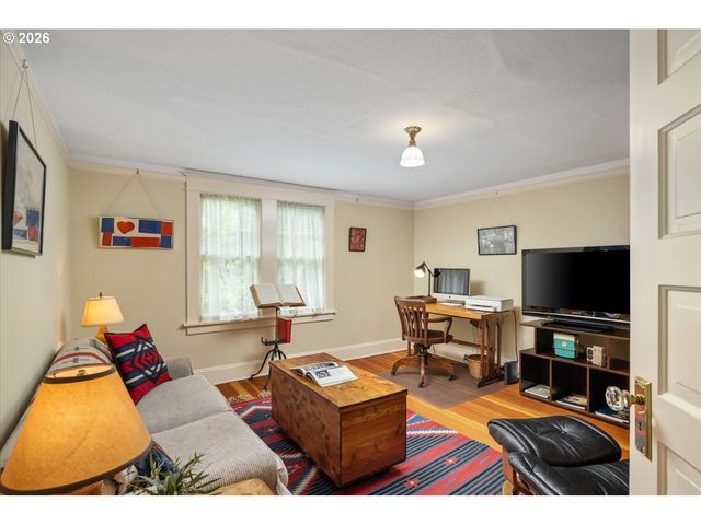 1838 Se HARRISON St, Portland, OR 97214