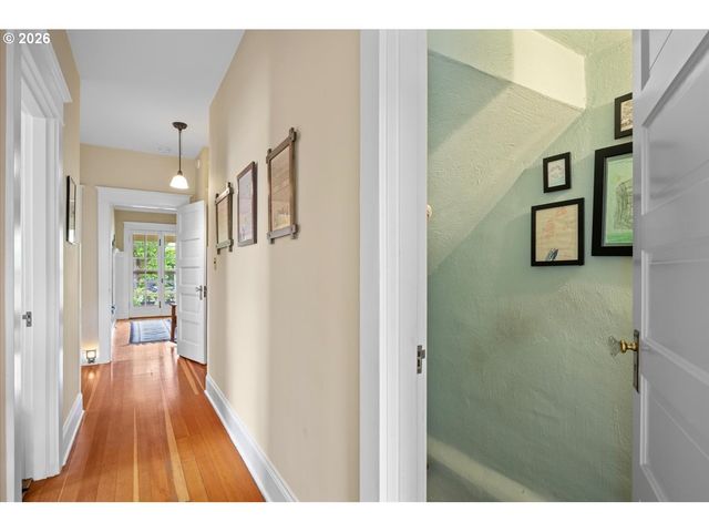 1838 Se HARRISON St, Portland, OR 97214
