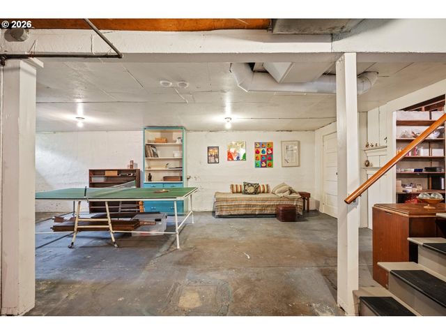 1838 Se HARRISON St, Portland, OR 97214