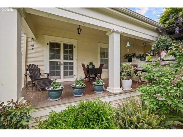 1838 Se HARRISON St, Portland, OR 97214