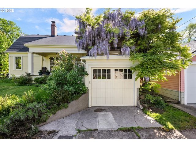 1838 Se HARRISON St, Portland, OR 97214