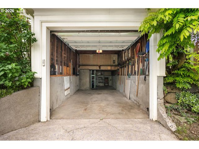 1838 Se HARRISON St, Portland, OR 97214