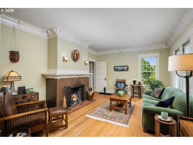 1838 Se HARRISON St, Portland, OR 97214
