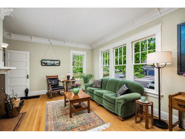 1838 Se HARRISON St, Portland, OR 97214