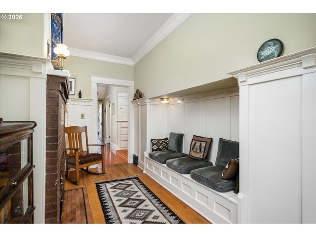 1838 Se HARRISON St, Portland, OR 97214