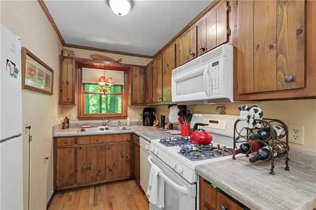 102 Moses Road, Rabun Gap, GA 30568