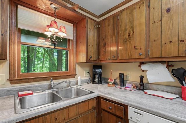 102 Moses Road, Rabun Gap, GA 30568