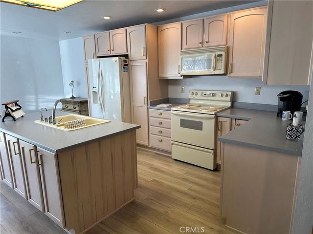 12945 Lakeland, Clearlake Oaks, CA 95423