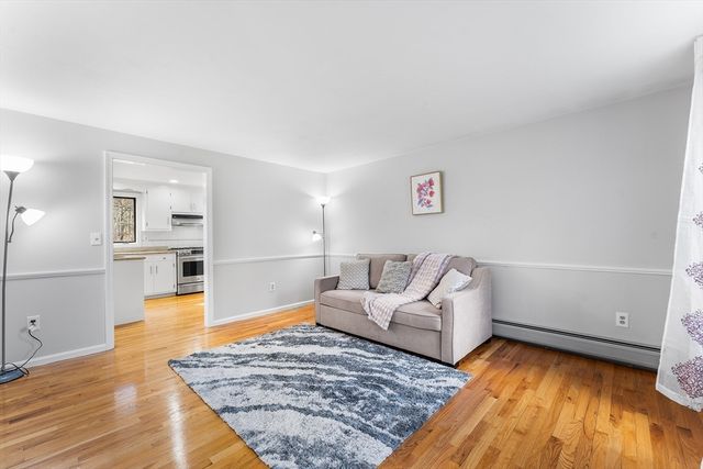 7 Providence Rd, Westford, MA 01886