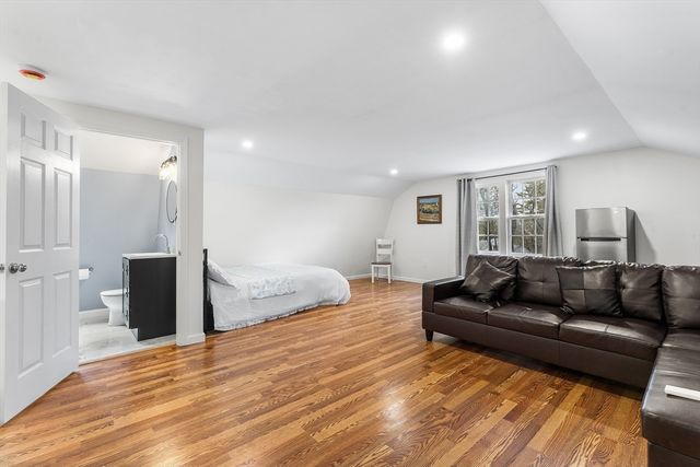 7 Providence Rd, Westford, MA 01886