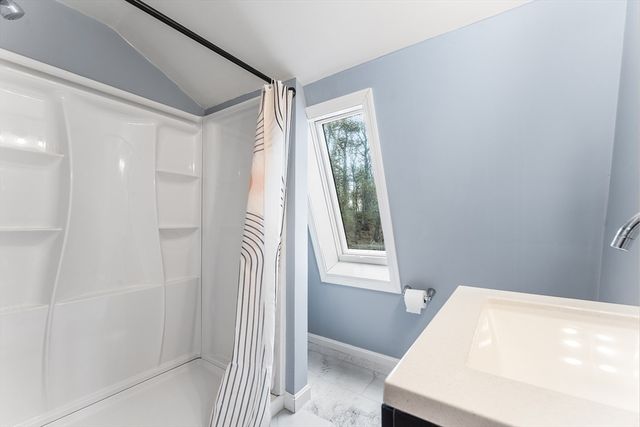7 Providence Rd, Westford, MA 01886