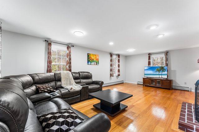 7 Providence Rd, Westford, MA 01886