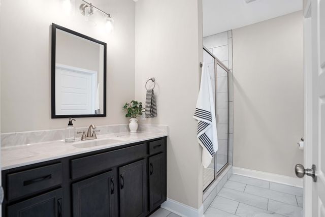 3605 Westlake Dr, Clarksville, TN 37040