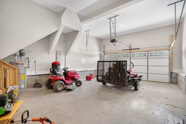 3605 Westlake Dr, Clarksville, TN 37040