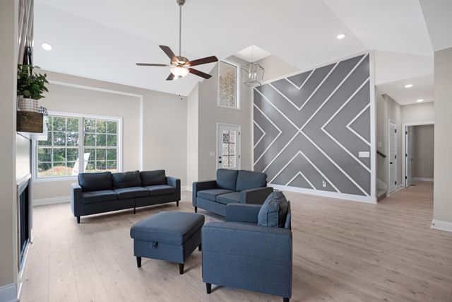 3605 Westlake Dr, Clarksville, TN 37040