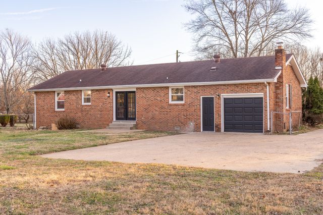 205 Hazelnut Ct, Clarksville, TN 37042
