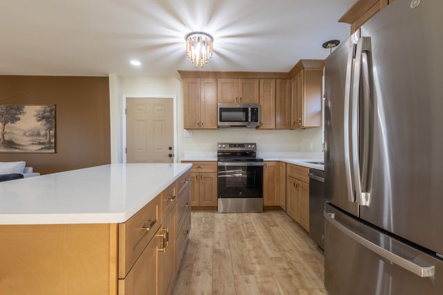 205 Hazelnut Ct, Clarksville, TN 37042