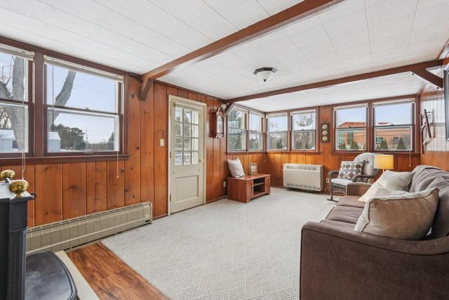 4785 Meadow View W, Brookfield, WI 53005