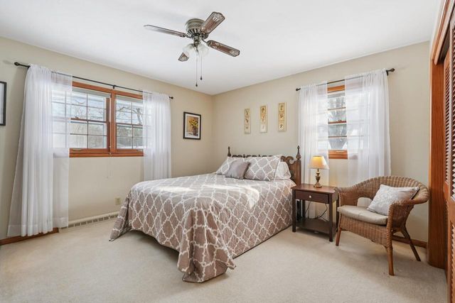 4785 Meadow View W, Brookfield, WI 53005