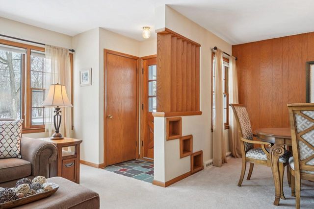 4785 Meadow View W, Brookfield, WI 53005