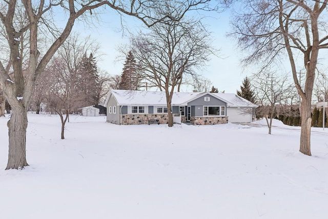 4785 Meadow View W, Brookfield, WI 53005