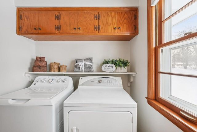 4785 Meadow View W, Brookfield, WI 53005