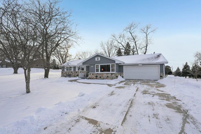 4785 Meadow View W, Brookfield, WI 53005
