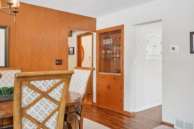 4785 Meadow View W, Brookfield, WI 53005