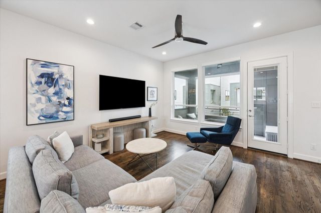 1043 Timbergrove Yards Lane, Houston, TX 77008