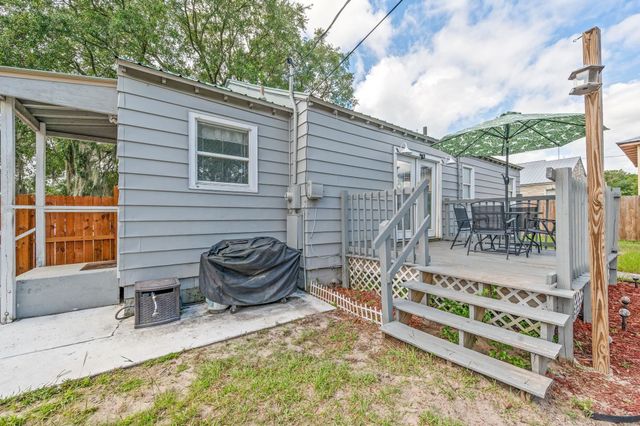 2416 Crill Ave, Palatka, FL 32177