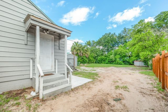 2416 Crill Ave, Palatka, FL 32177