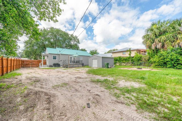 2416 Crill Ave, Palatka, FL 32177
