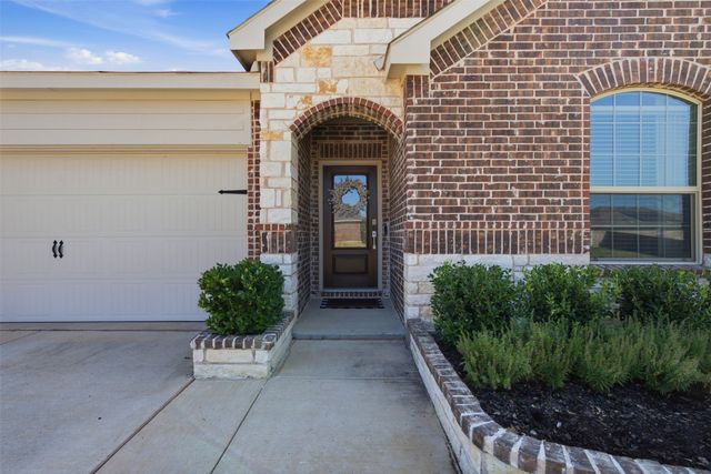 3504 Maroon Creek Road, Aubrey, TX 76227