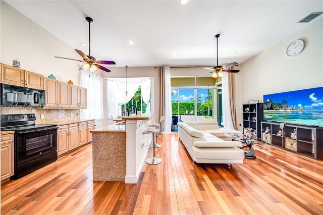 1241 S 13th Avenue, Hollywood, FL 33019