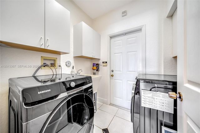 1241 S 13th Avenue, Hollywood, FL 33019