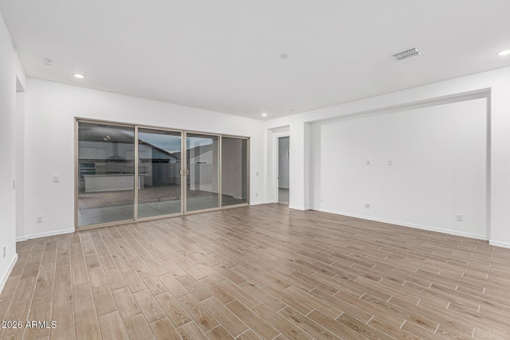 Image 3 of property listing at 18369 W YAVAPAI Street, Goodyear, AZ 85338