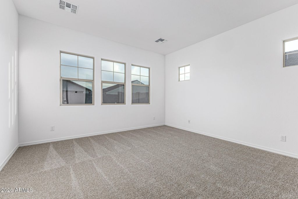 Image 6 of property listing at 18369 W YAVAPAI Street, Goodyear, AZ 85338