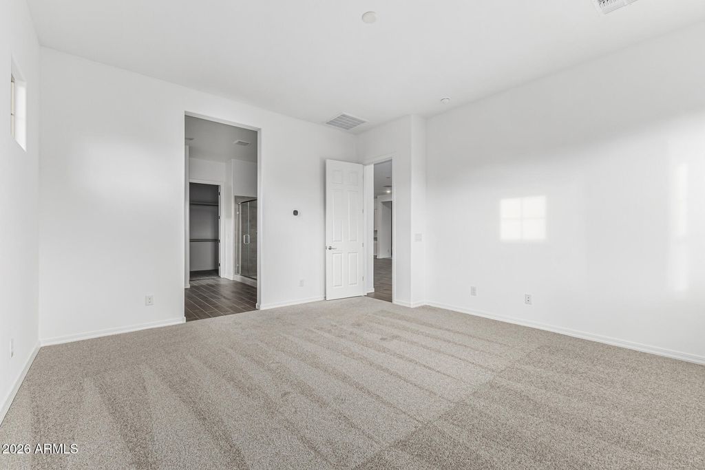 Image 7 of property listing at 18369 W YAVAPAI Street, Goodyear, AZ 85338