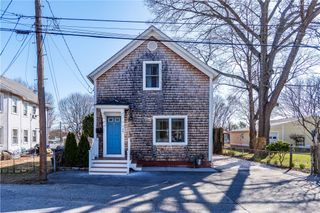 88 Spruce Street, Warwick, RI 02886