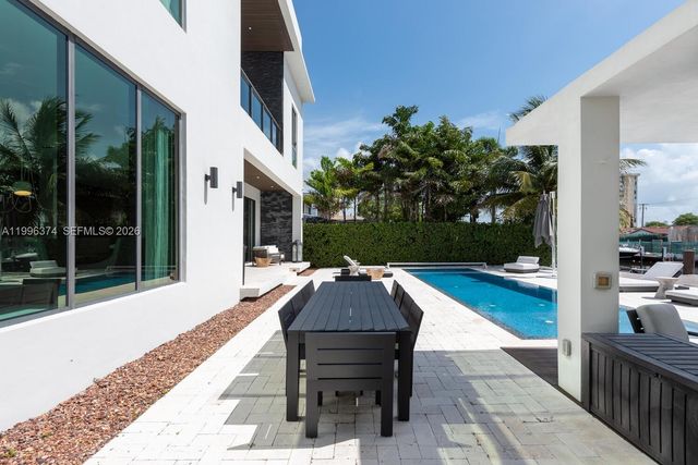13145 Coronado Ln, North Miami, FL 33181