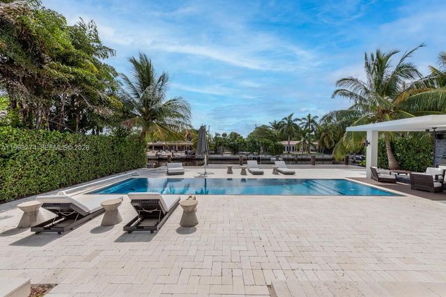 13145 Coronado Ln, North Miami, FL 33181