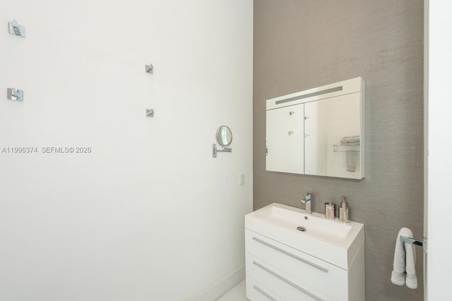 13145 Coronado Ln, North Miami, FL 33181