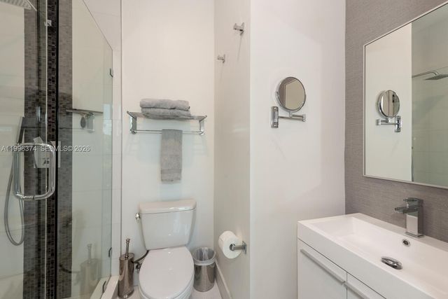 13145 Coronado Ln, North Miami, FL 33181