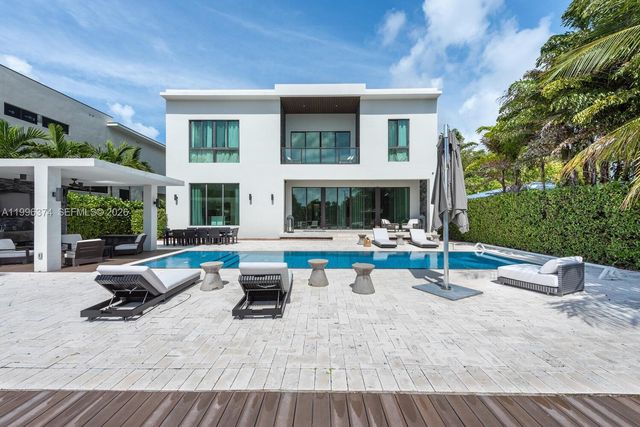 13145 Coronado Ln, North Miami, FL 33181